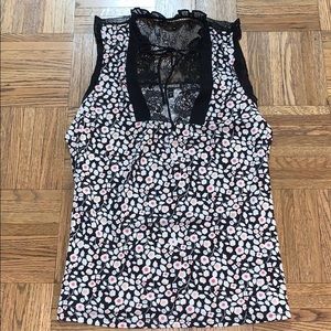 Lace floral express top! Sheer lace back.